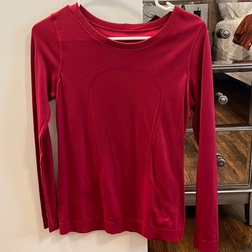 Lululemon Cranberry Long Sleeve